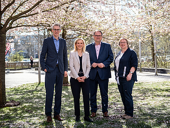 Staatsrat Martin Hagen, Rektorin Jutta Günther, Senator Björn Fecker, Kanzlerin Frauke Meyer