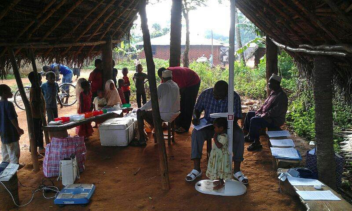 Data, such as weight and height, of the inhabitants of Zanzibar are collected for the SUTAS study.