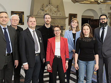 Gruppenfoto im Rathaus