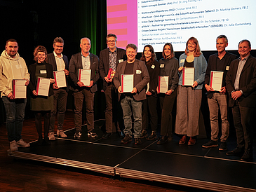 Gruppenbild der TOP 10 beim Transferpreis 2024 der Universität Bremen