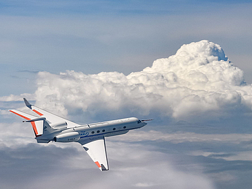 Fugzeug in den Wolken