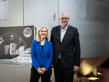 Professorin Jutta Günther, Rektorin der Universität Bremen, und Bürgermeister Andreas Bovenschulte.