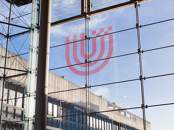 Logo of the University of Bremen.