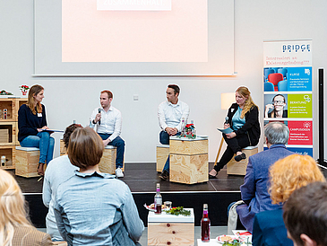 Podiumsdiskussion beim 16. BRIDGE StartUp-Lounge