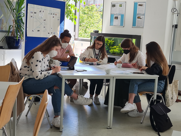 Entwicklung von Schulprojekten im Team