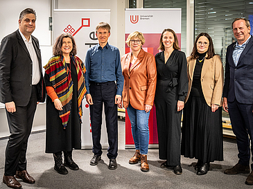 Verleihung des Berninghausenpreises. v.l.: Sascha Otto, unifreunde e.V., Irene Strebl, Staatsrätin für Umwelt, Klima und Wissenschaft, Hendrik Vogt, Sabine Ritter, Barbara Cludius, Konrektorin Maren Petersen, Carl Berninghausen.