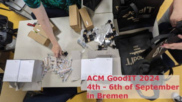 Die Vorbereitungen zur GoodIT laufen: Auf dem Bild werden gerade die Beutel für die Teilnehmer gepackt. Es sind Stifte, Taschen und noch viele weitere Goodies zu sehen.