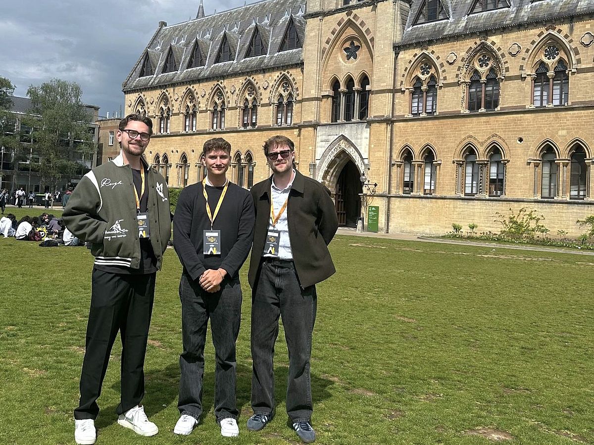 Lennert Schleßelmann, Jonas Küpker und Rafael Tietze in Oxford