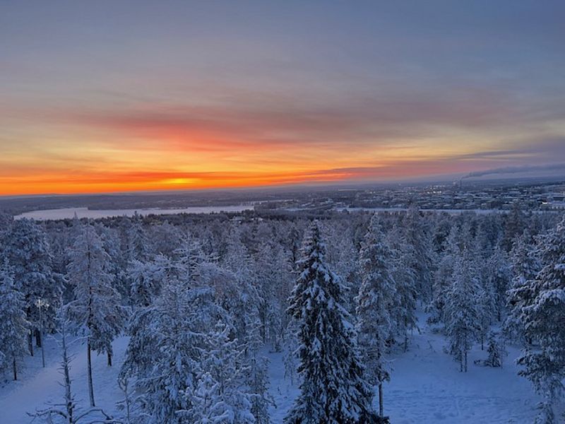 Aussicht auf Rovaniemi, Finnland im Winter