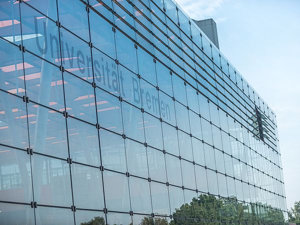 Die Fassade der Glashalle.